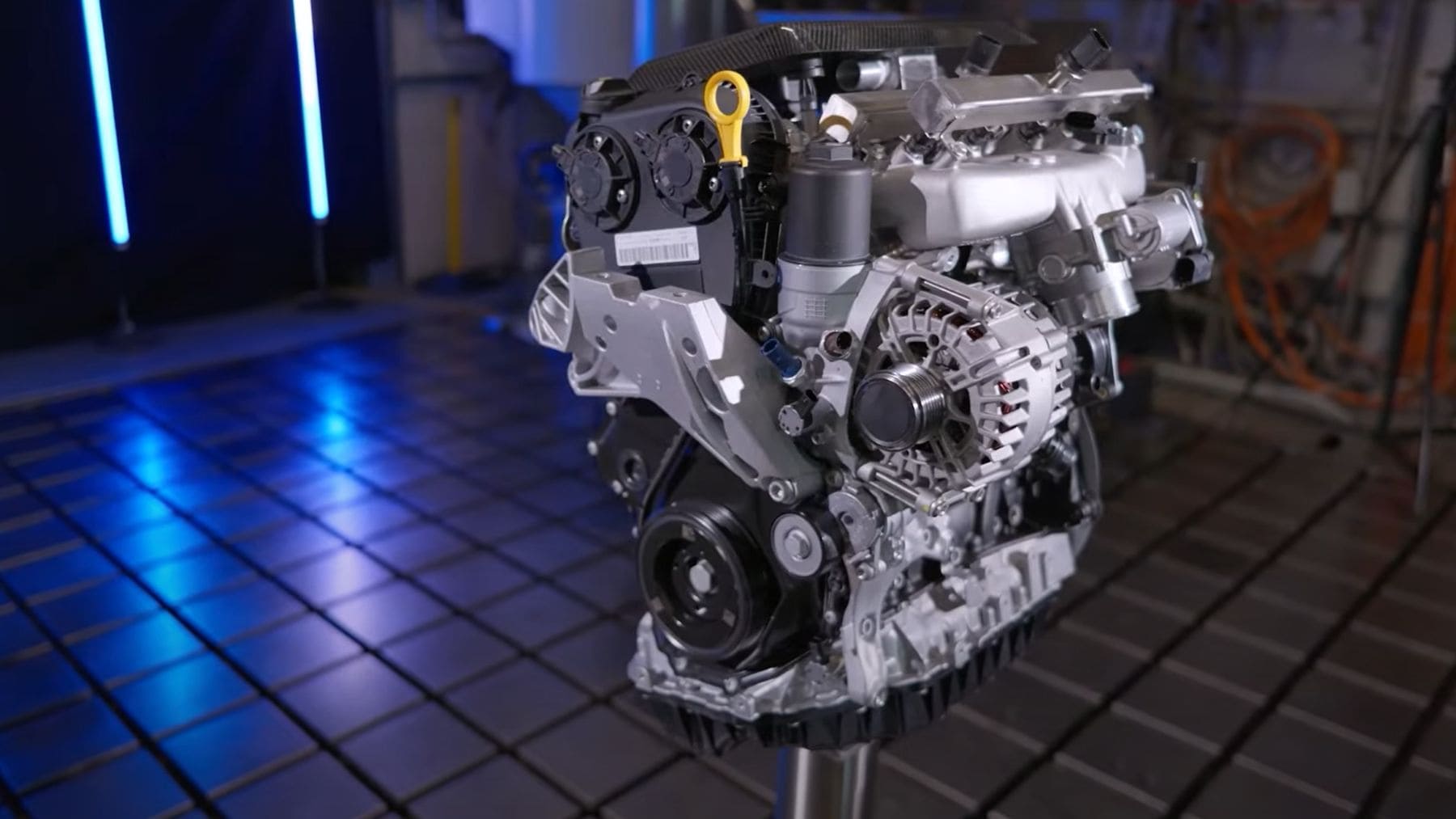 Motor de hidrógeno 2.0 turbo de AVL RACETECH con 410 CV desarrollado para competición.