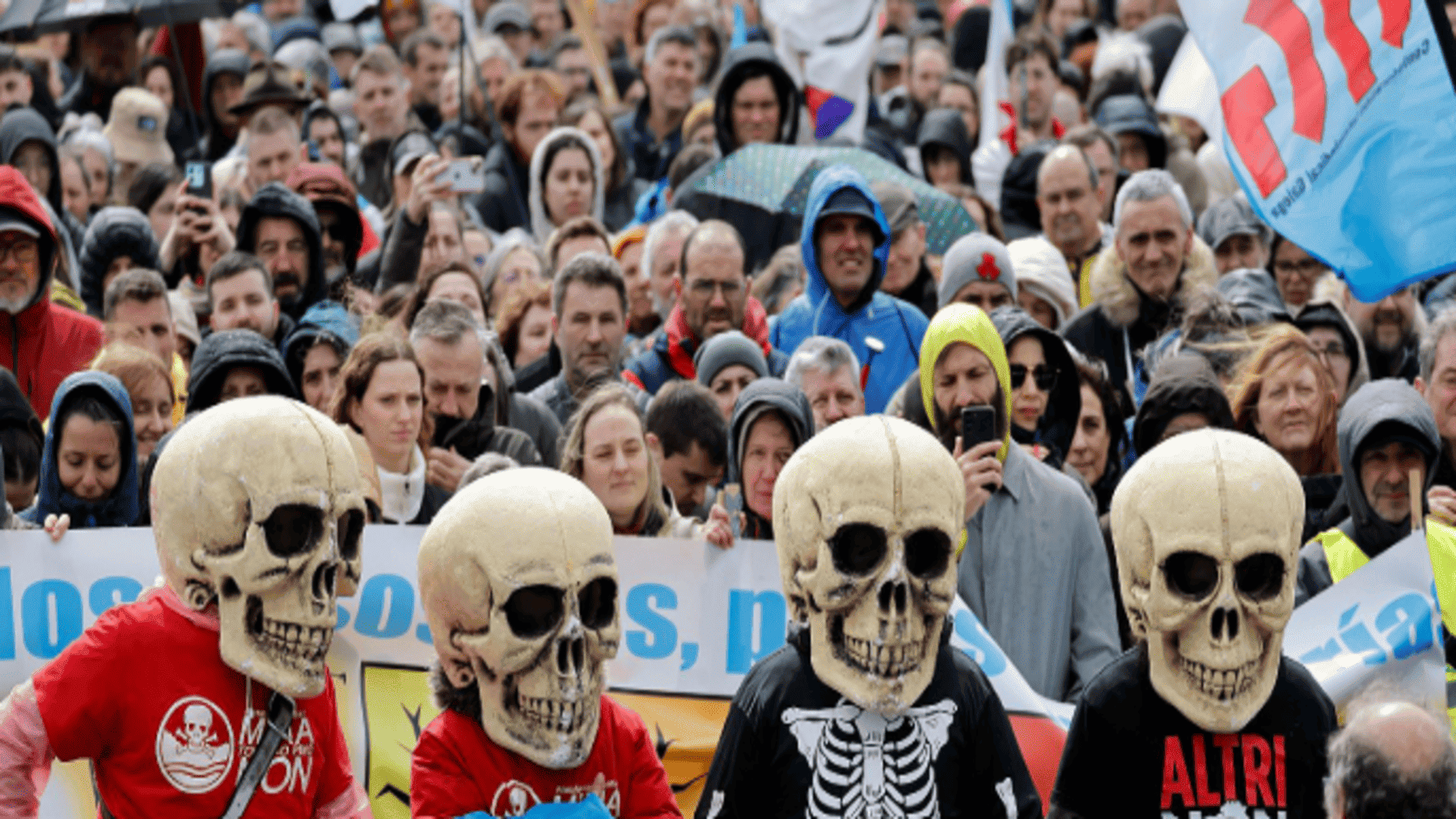 Ecologistas exigen frenar Altri y mina Touro-O Pino en Galicia