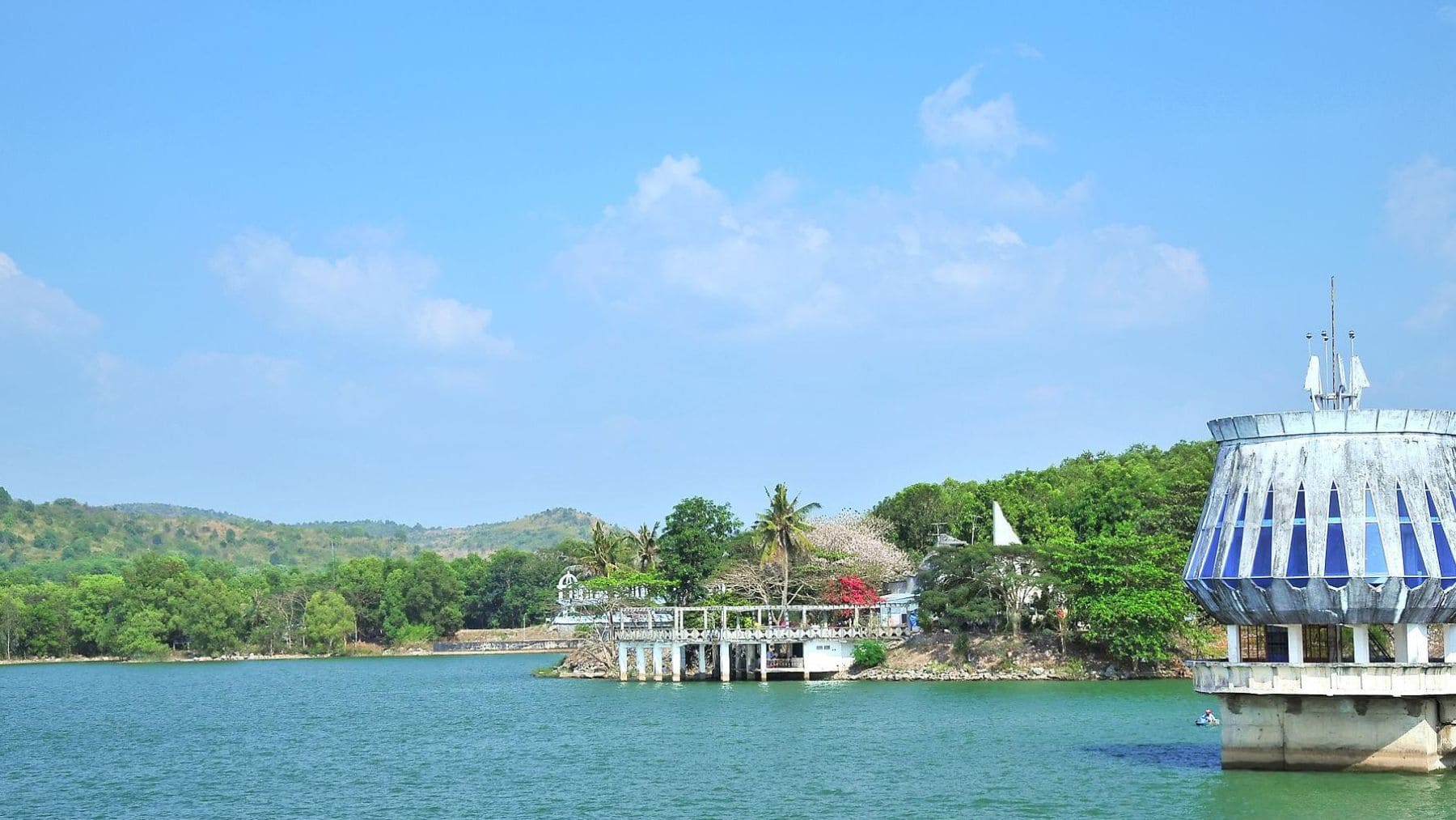 Embalse de Dau Tieng en Vietnam, futuro destino de lujo y turismo ecológico en Asia.