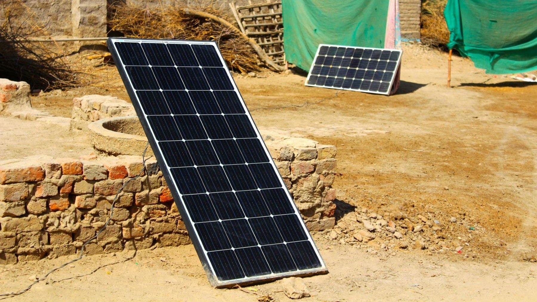 energía solar en aldeas asiáticas sin electricidad para combatir apagones paneles rurales