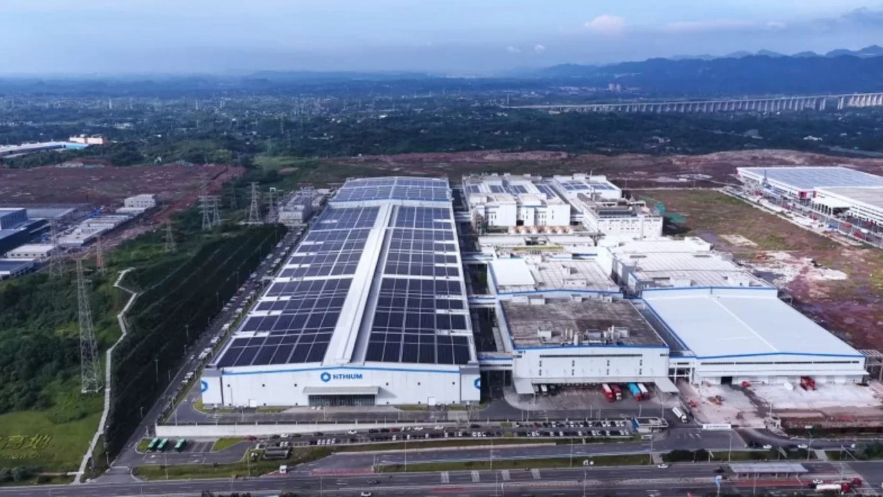 La fábrica de baterías en Navarra impulsa la transición energética en España