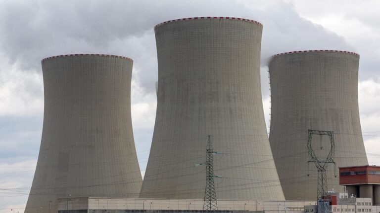 Francia acelera la electrificación para abandonar los combustibles fósiles