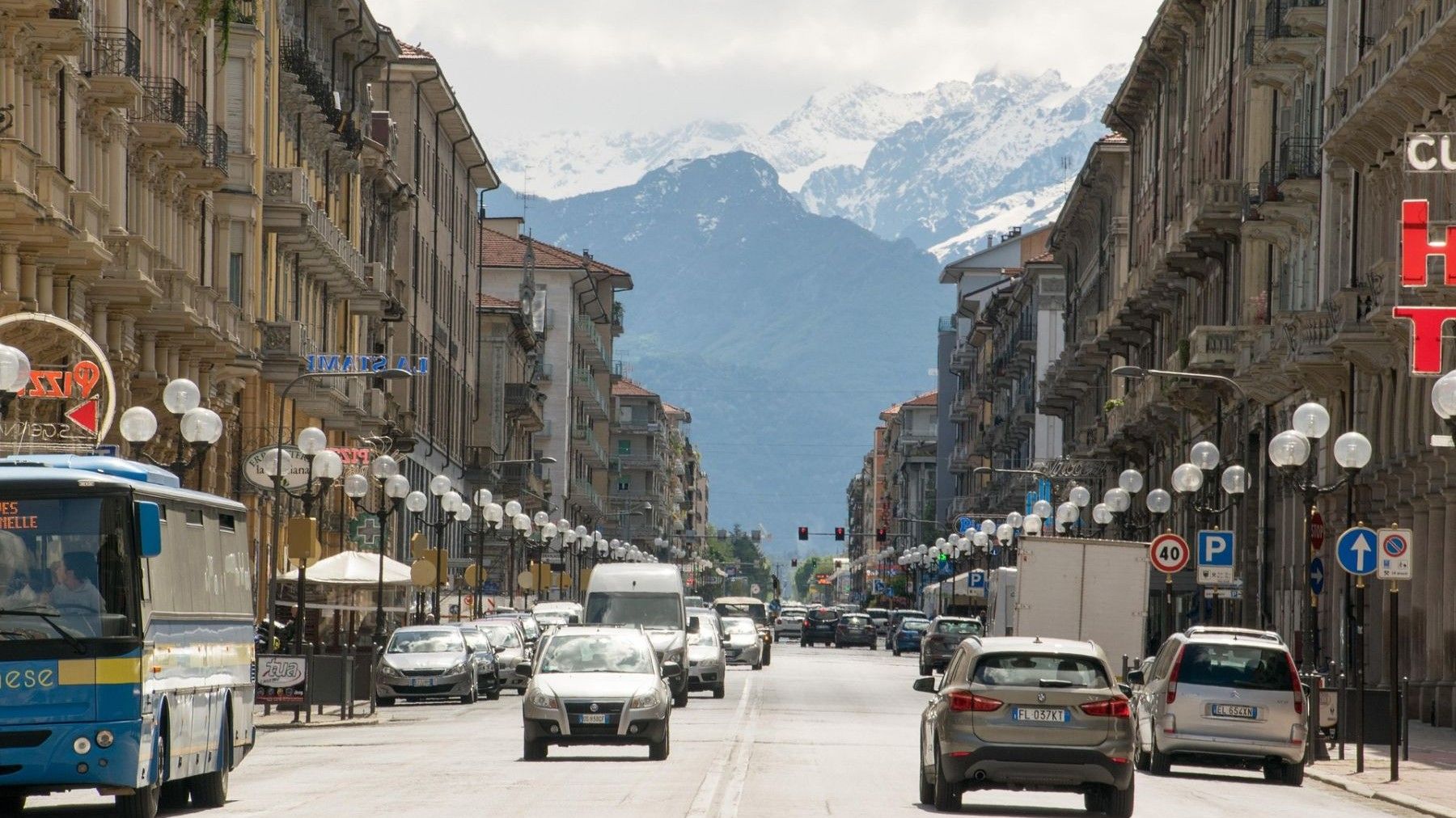 Matriculaciones de coches eléctricos en Europa 2026 y su cuota de mercado en crecimiento en ciudad europea