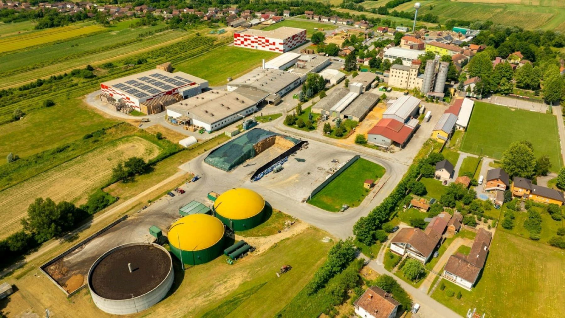 Junta de Castilla y León aprueba planta de biometano con impacto ambiental condicionado en instalación industrial