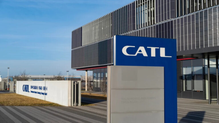 CATL presenta baterías que cargan coches eléctricos en menos de 4 minutos