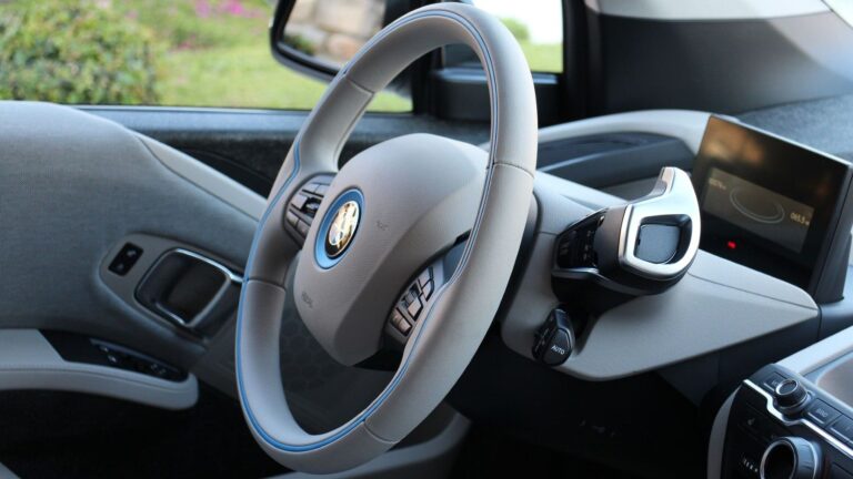 Uno de cada diez conductores se arrepiente de comprar coches eléctricos por problemas reales de uso