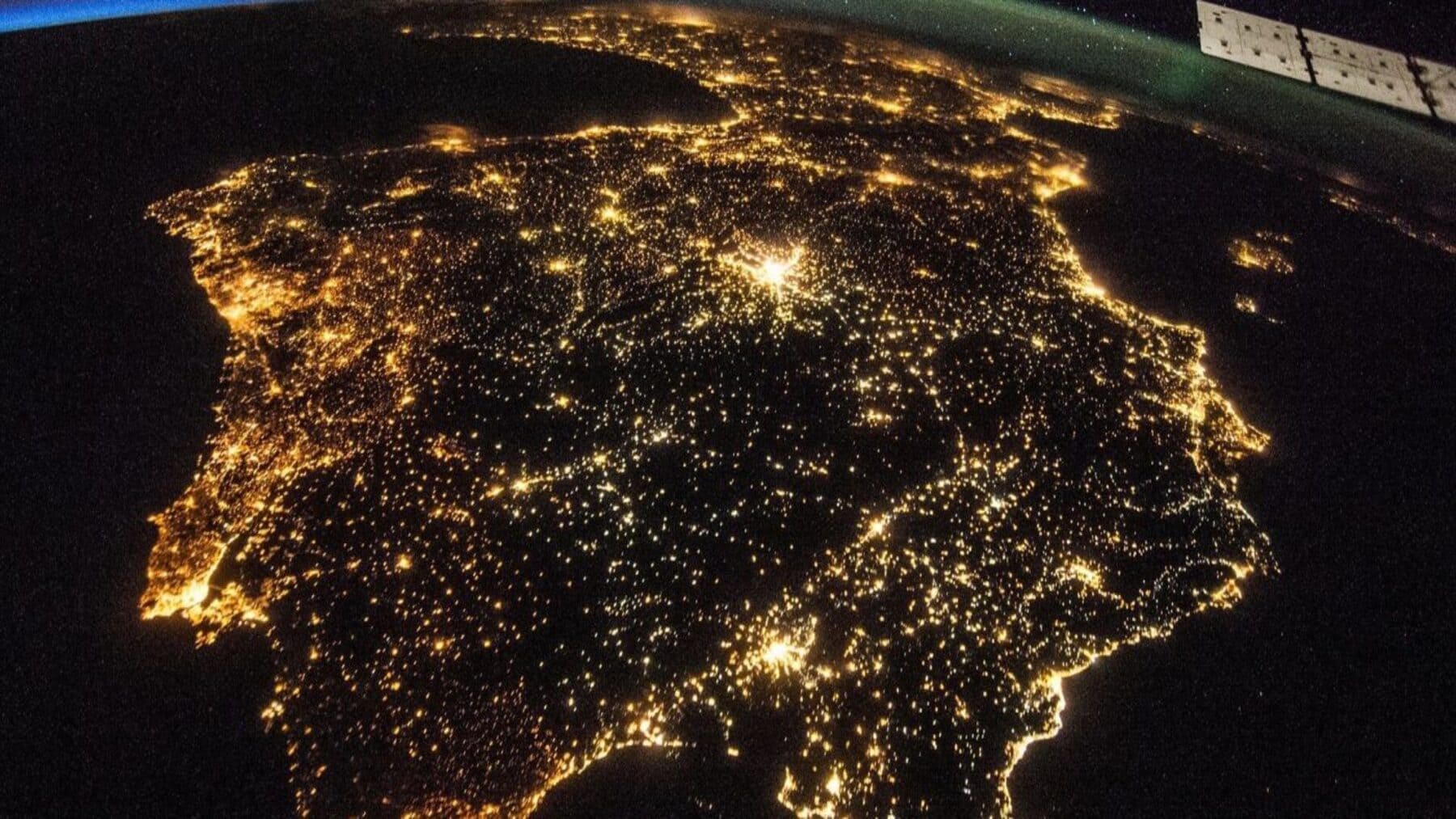 La contaminación lumínica aumenta un 16% en el mundo en menos de una década