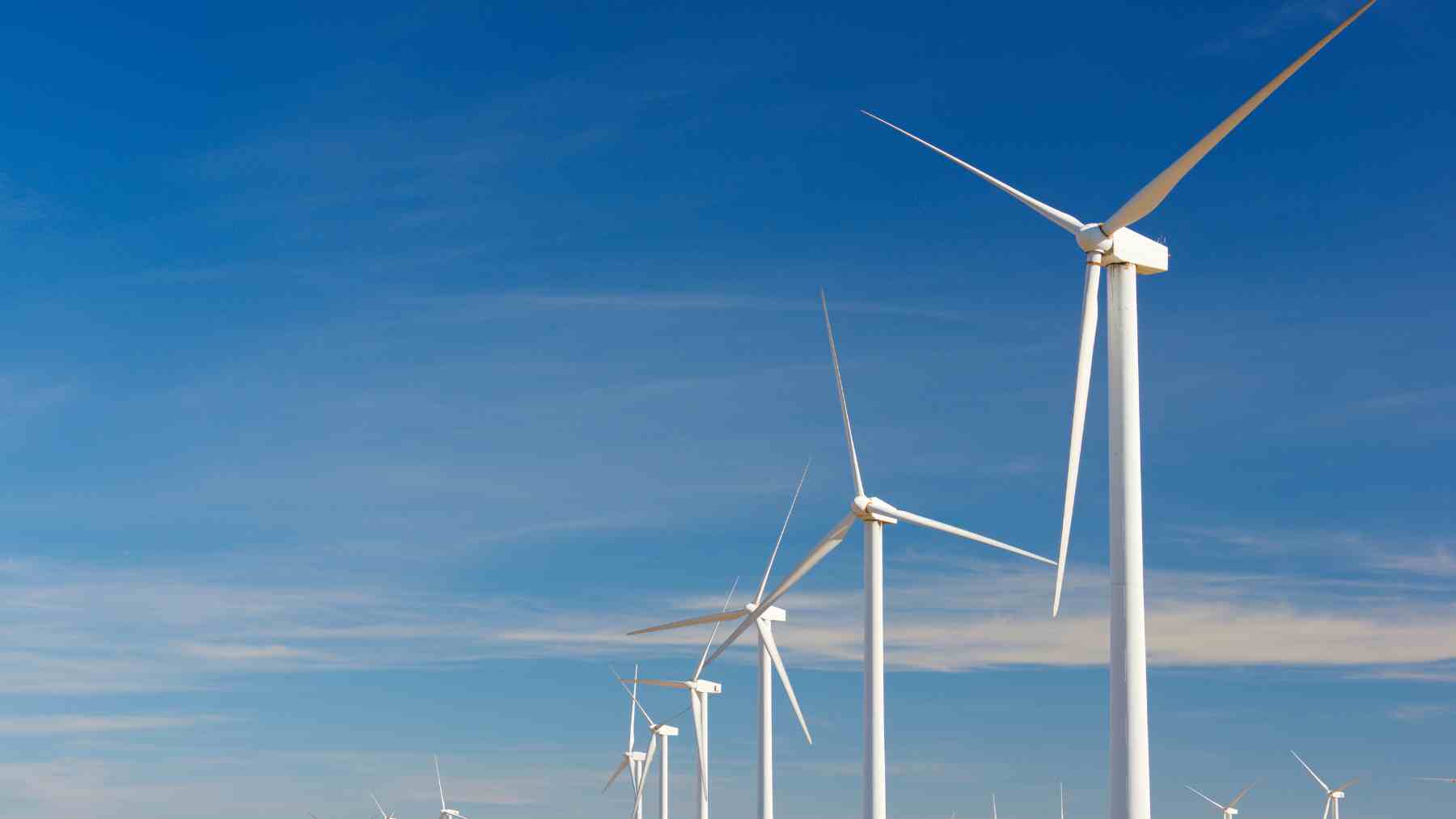 Turbinas eólicas offshore en Dinamarca con tecnología de acero verde y palas reciclables del proyecto Thor de RWE.