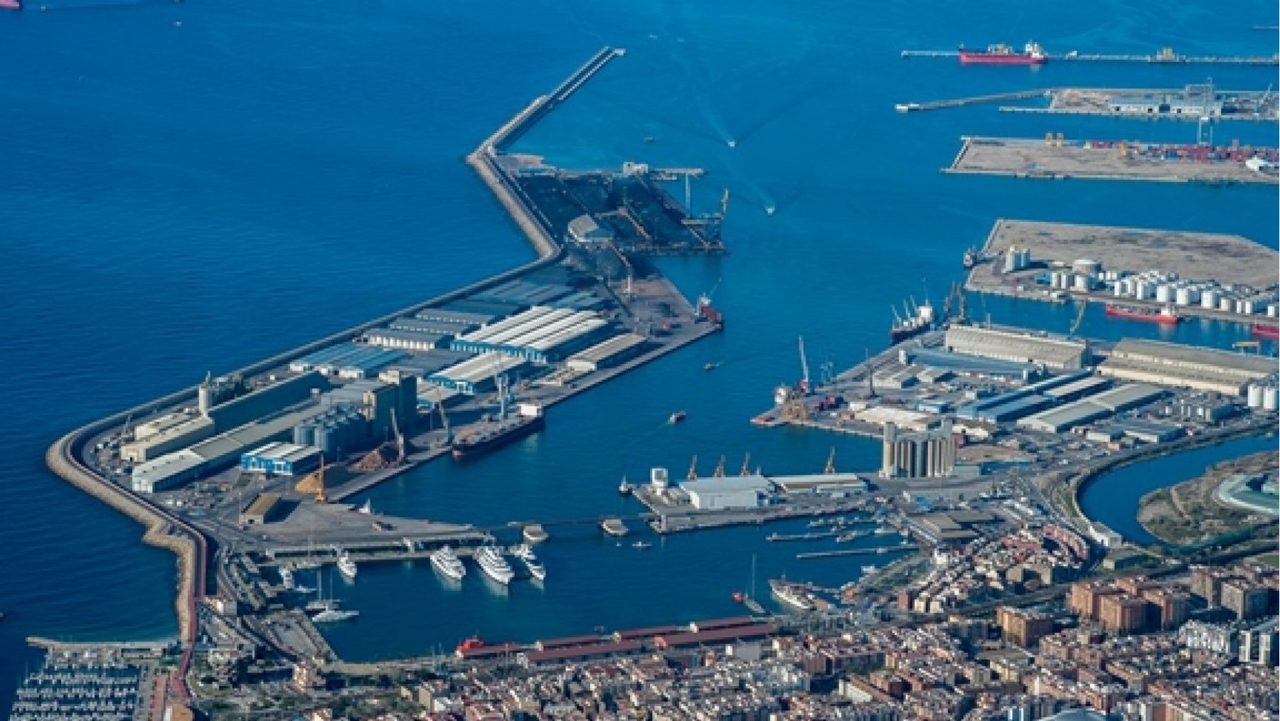 Eólica marina flotante en el Mediterráneo impulsa a Port Tarragona y Euroports como hub energético estratégico