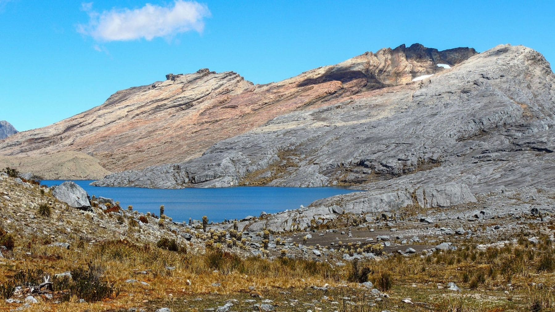 Paisaje actual sin hielo del glaciar Cerros de la Plaza en la Sierra Nevada del Cocuy tras su desaparición.