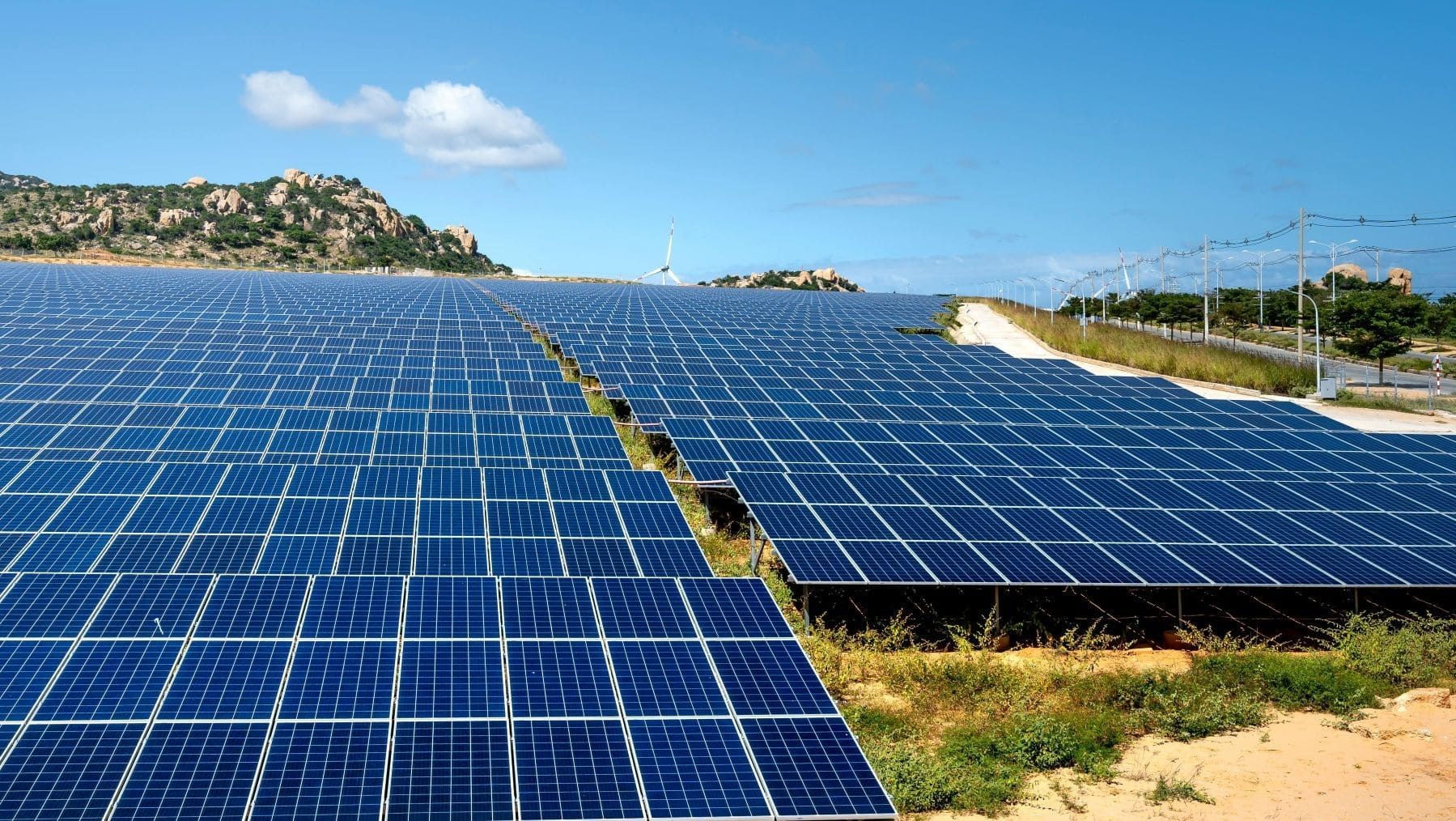 la energía solar lidera el crecimiento global de la demanda energética en 2025 según la AIE paneles solares