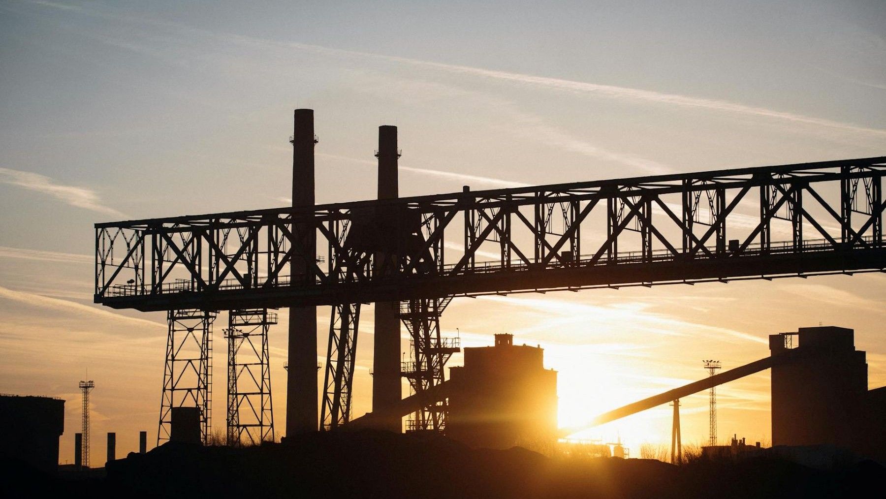 España amplía las ayudas por el CO2 a la industria tras el visto bueno de Bruselas