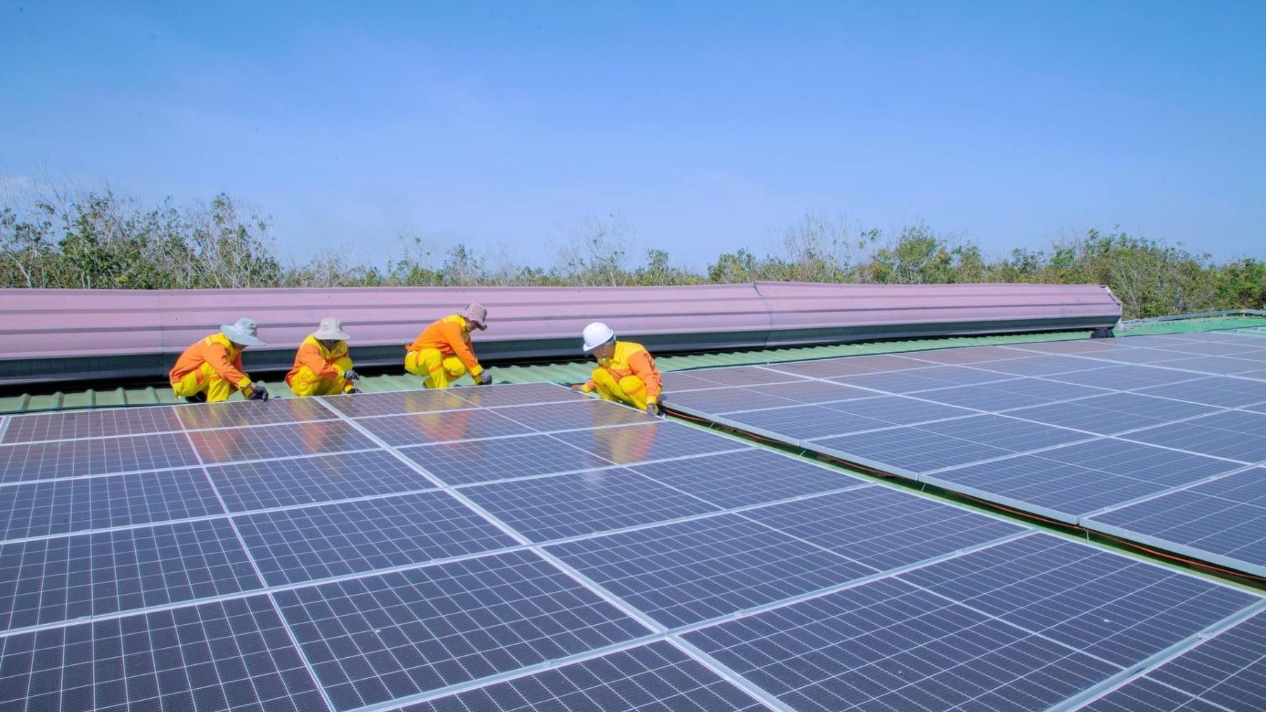 paneles solares en hospitales de Cuba