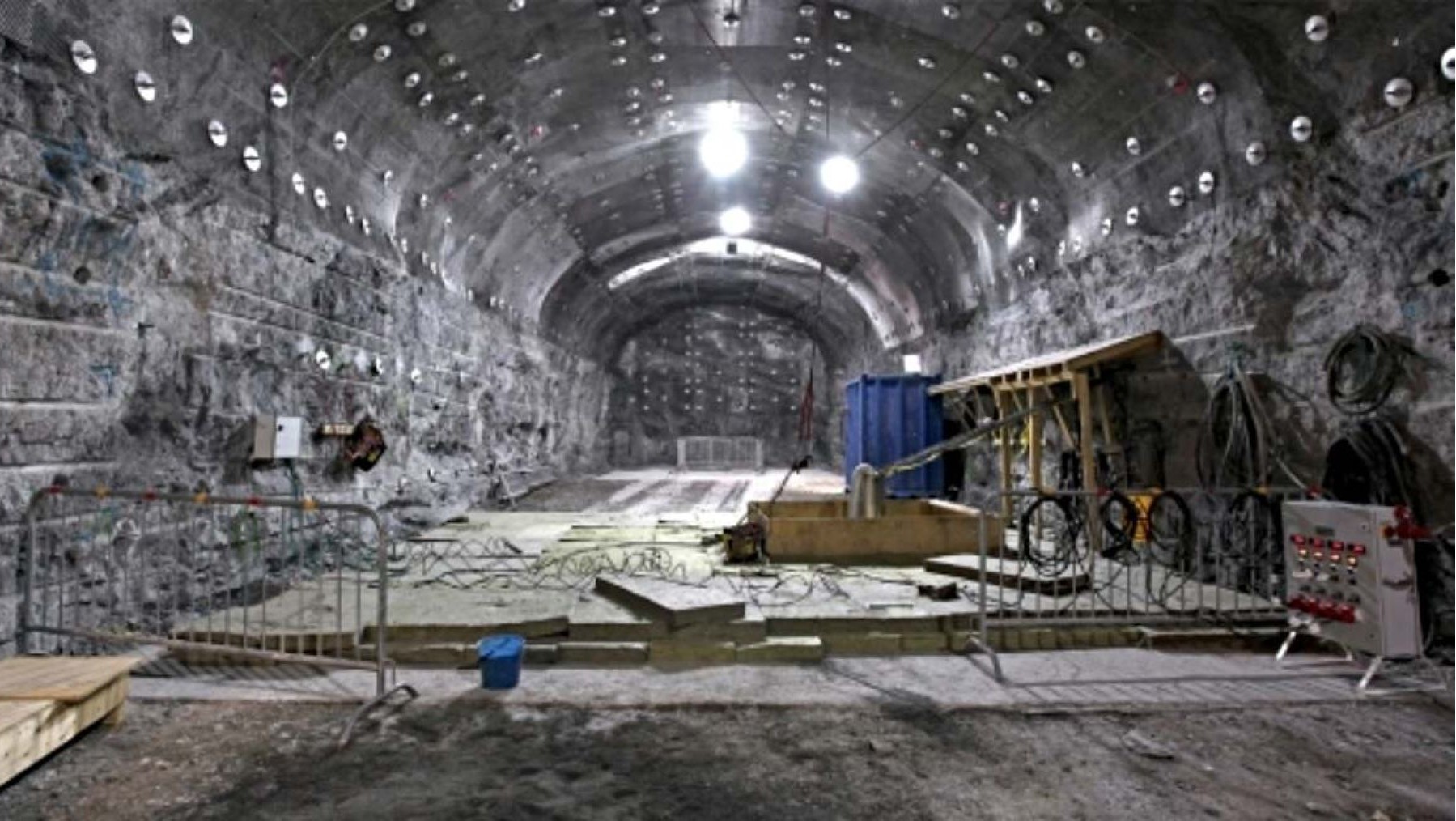Túneles del almacén de residuos nucleares Onkalo excavados bajo tierra