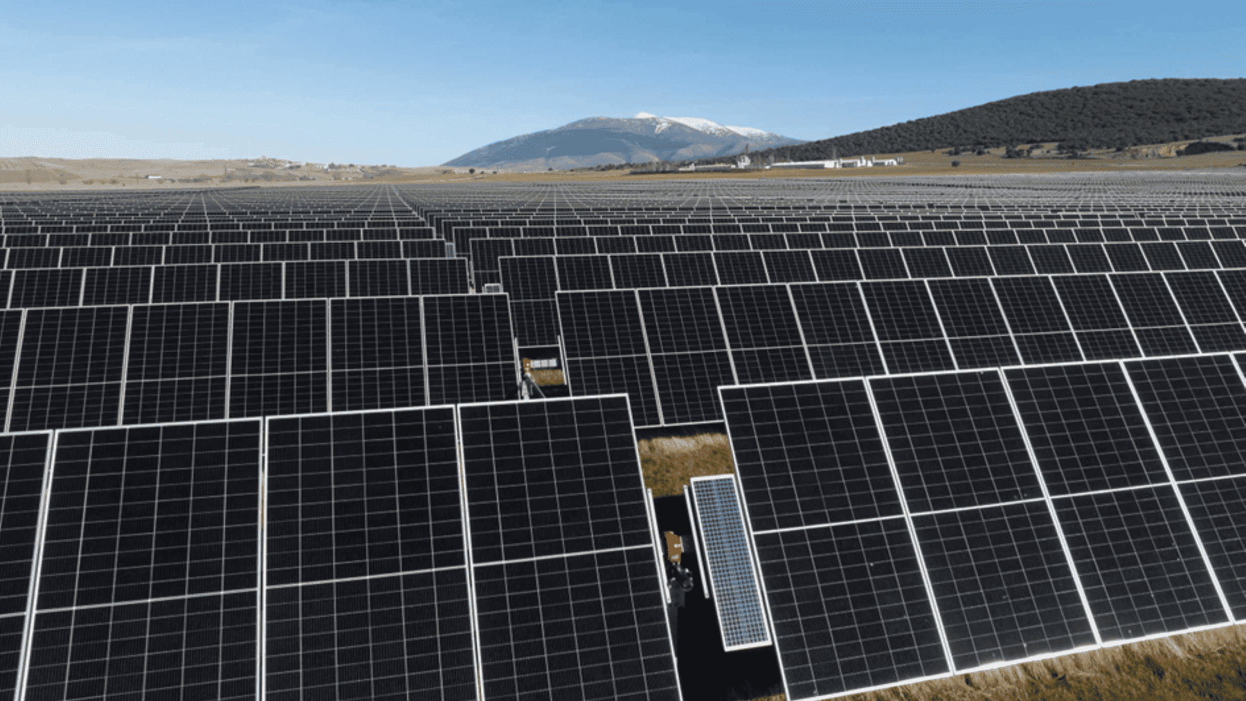 Sello de Excelencia en Sostenibilidad de UNEF para los parques fotovoltaicos Trévago 1 y 2 de Matalebreras, en Soria