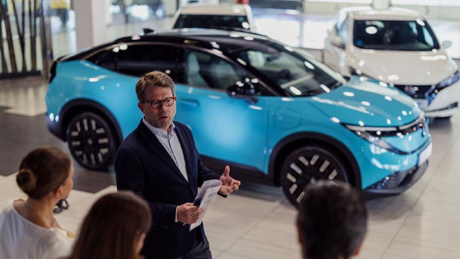 Nissan y Autovidal electrificacion durante presentación del coche eléctrico en Baleares