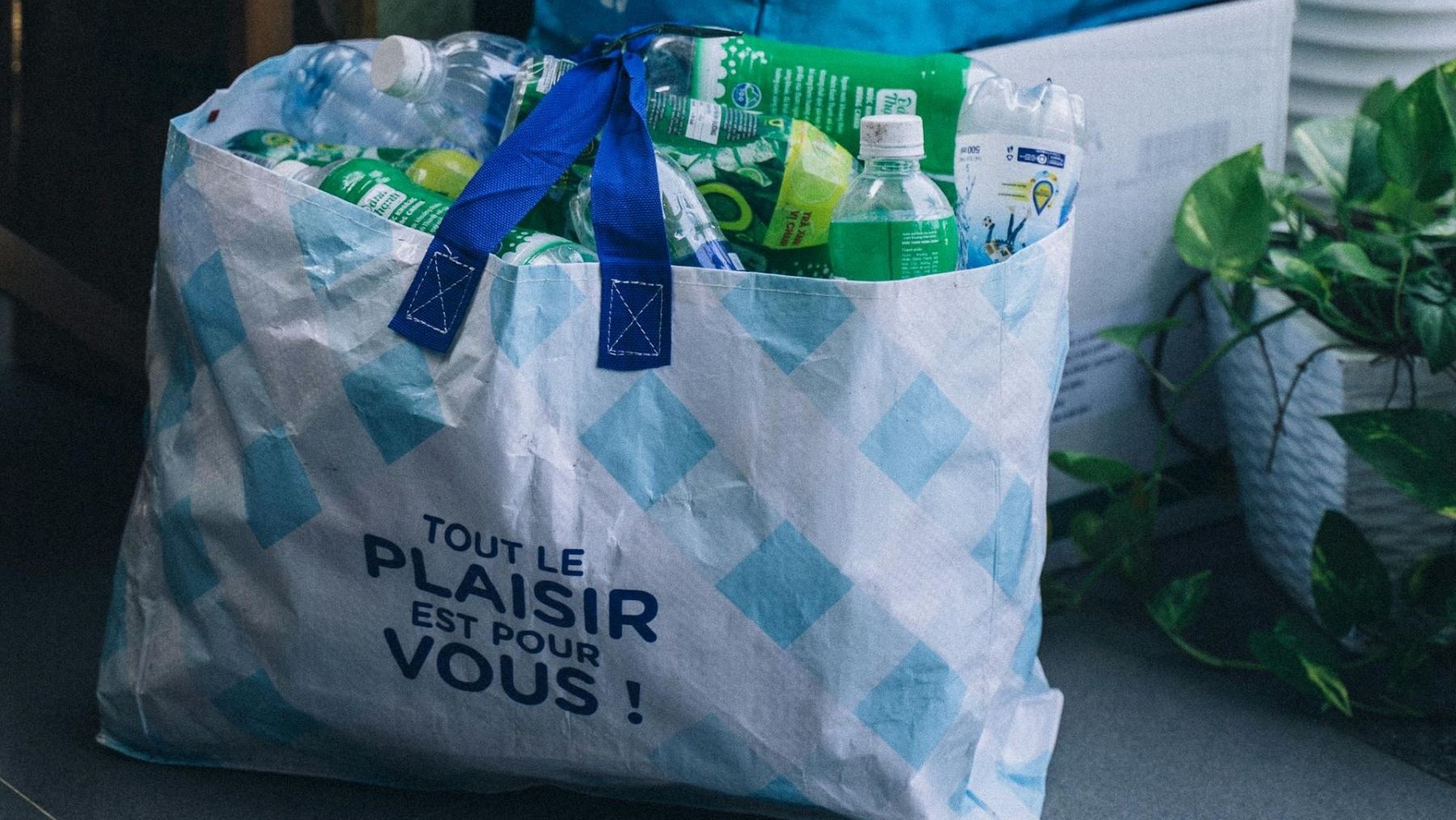 Reciclaje de plásticos en Francia con envases para reutilización y recogida selectiva
