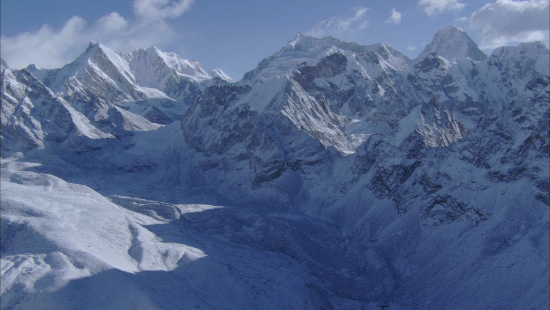 Glaciares del Himalaya y la Alta Montaña de Asia afectados por el deshielo acelerado detectado por la NASA.