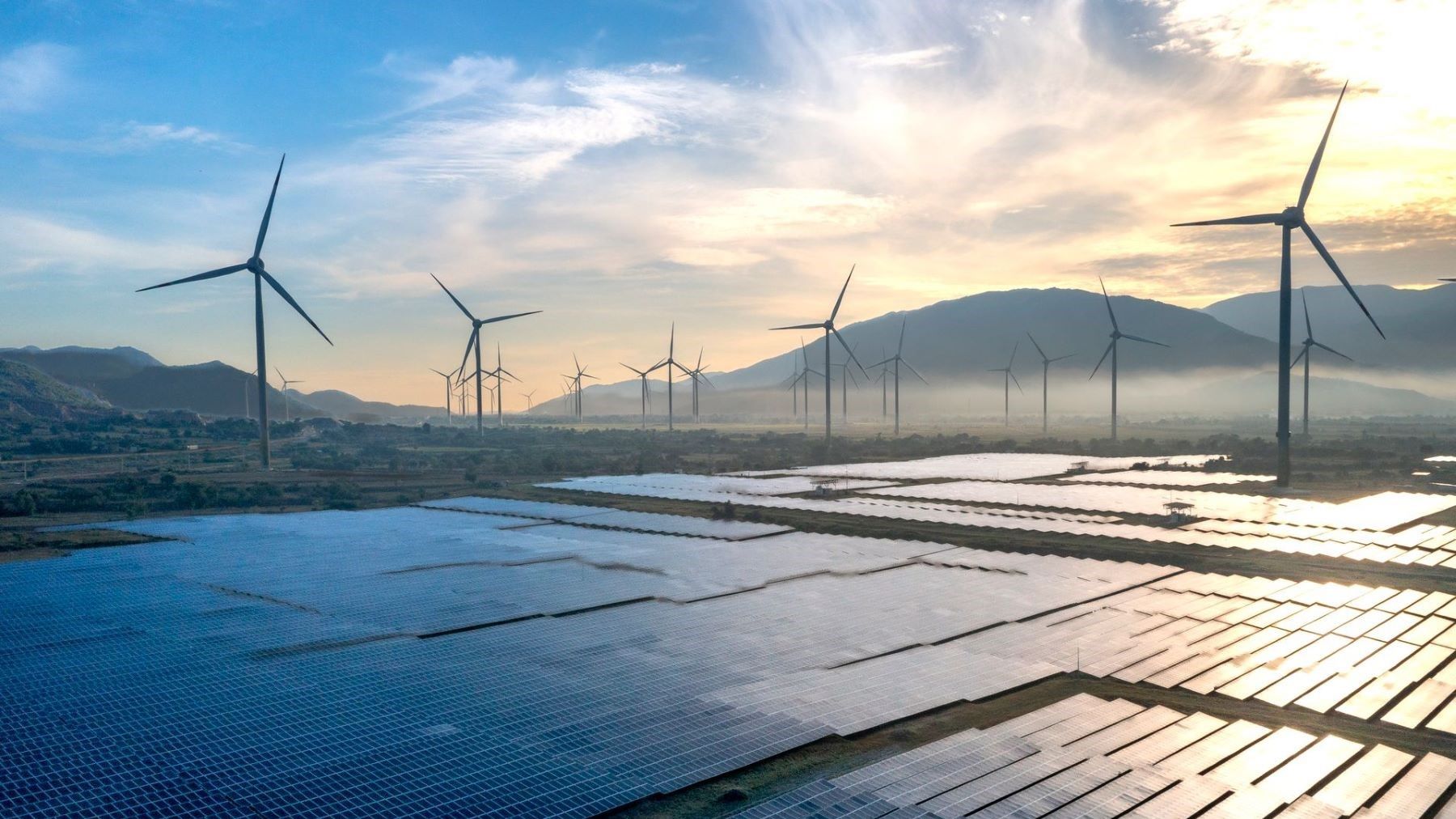 las energías renovables debieron impulsarse hace años para evitar esta dependencia de los combustibles fósiles