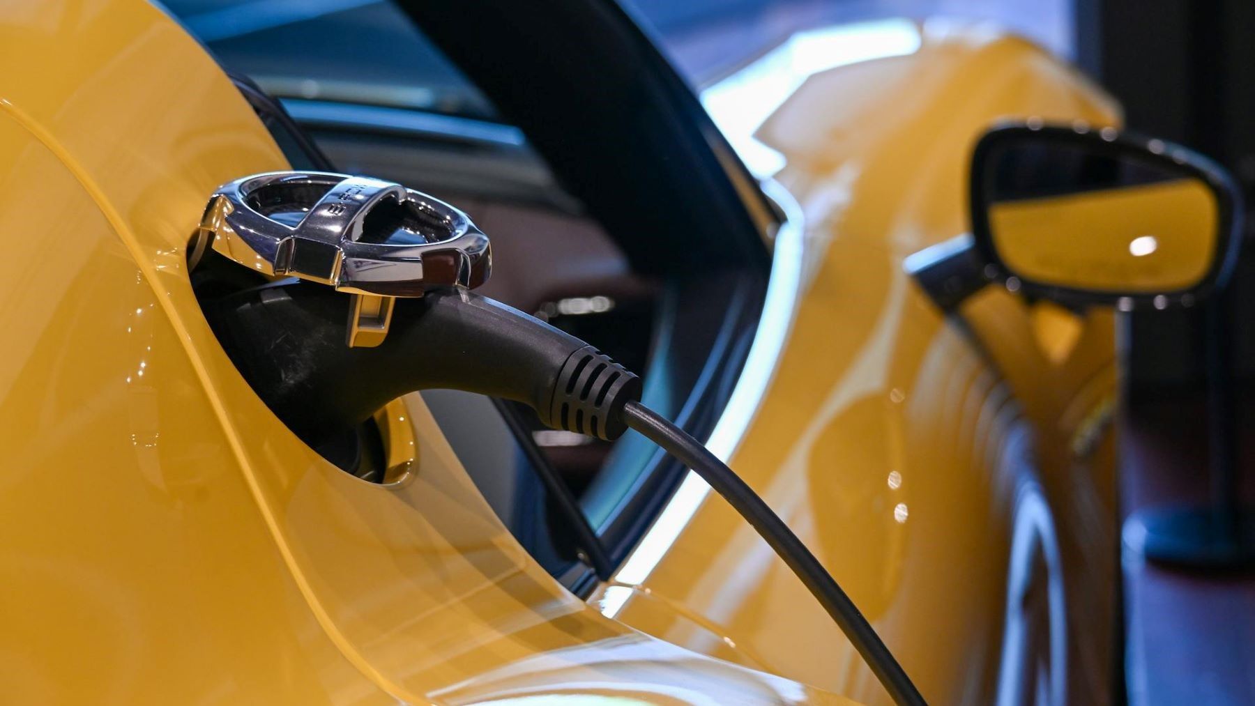El coche eléctrico ya se compra por su tecnología