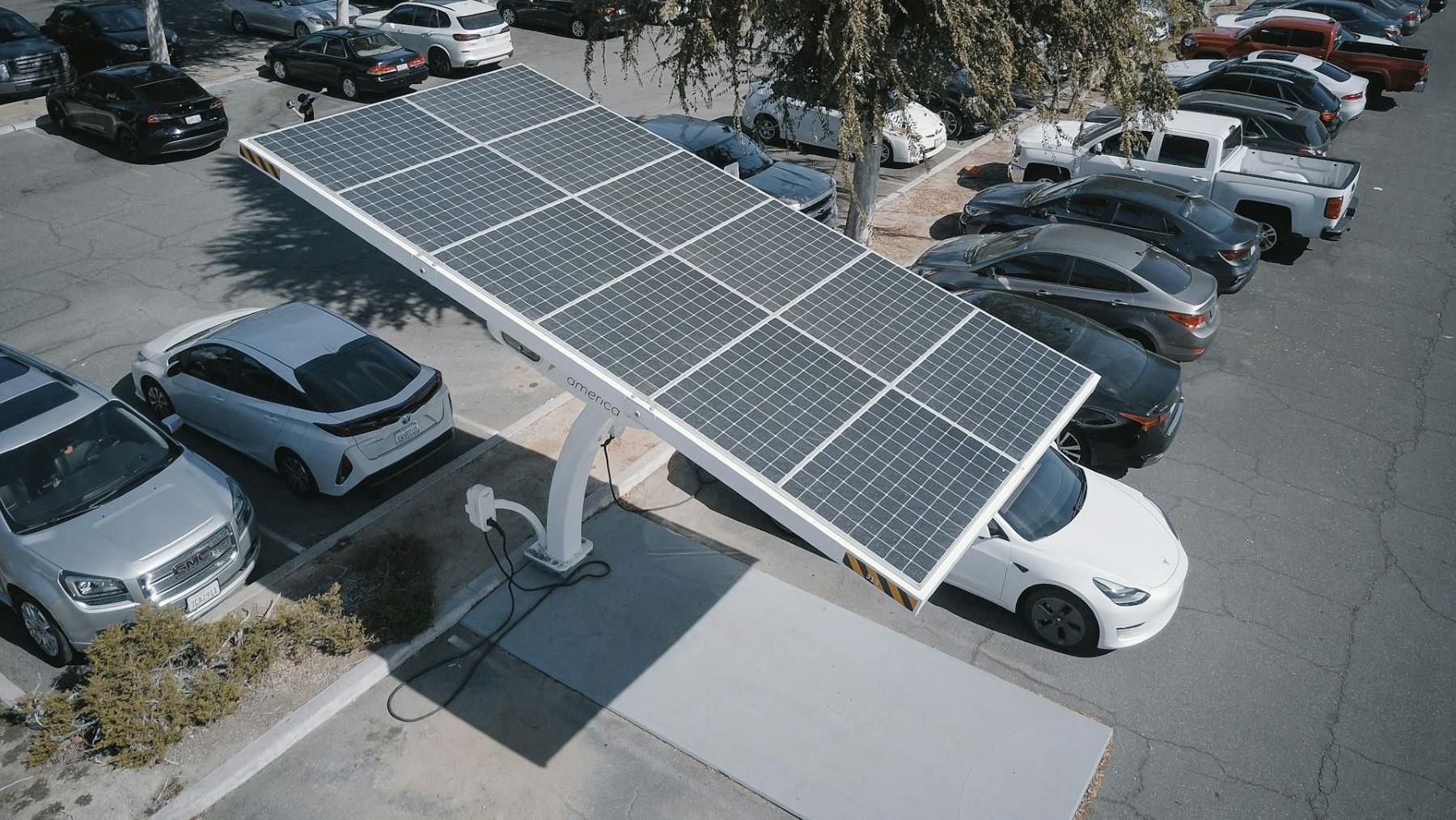 La Región de Murcia acelera las ayudas al autoconsumo y al coche eléctrico con pagos record