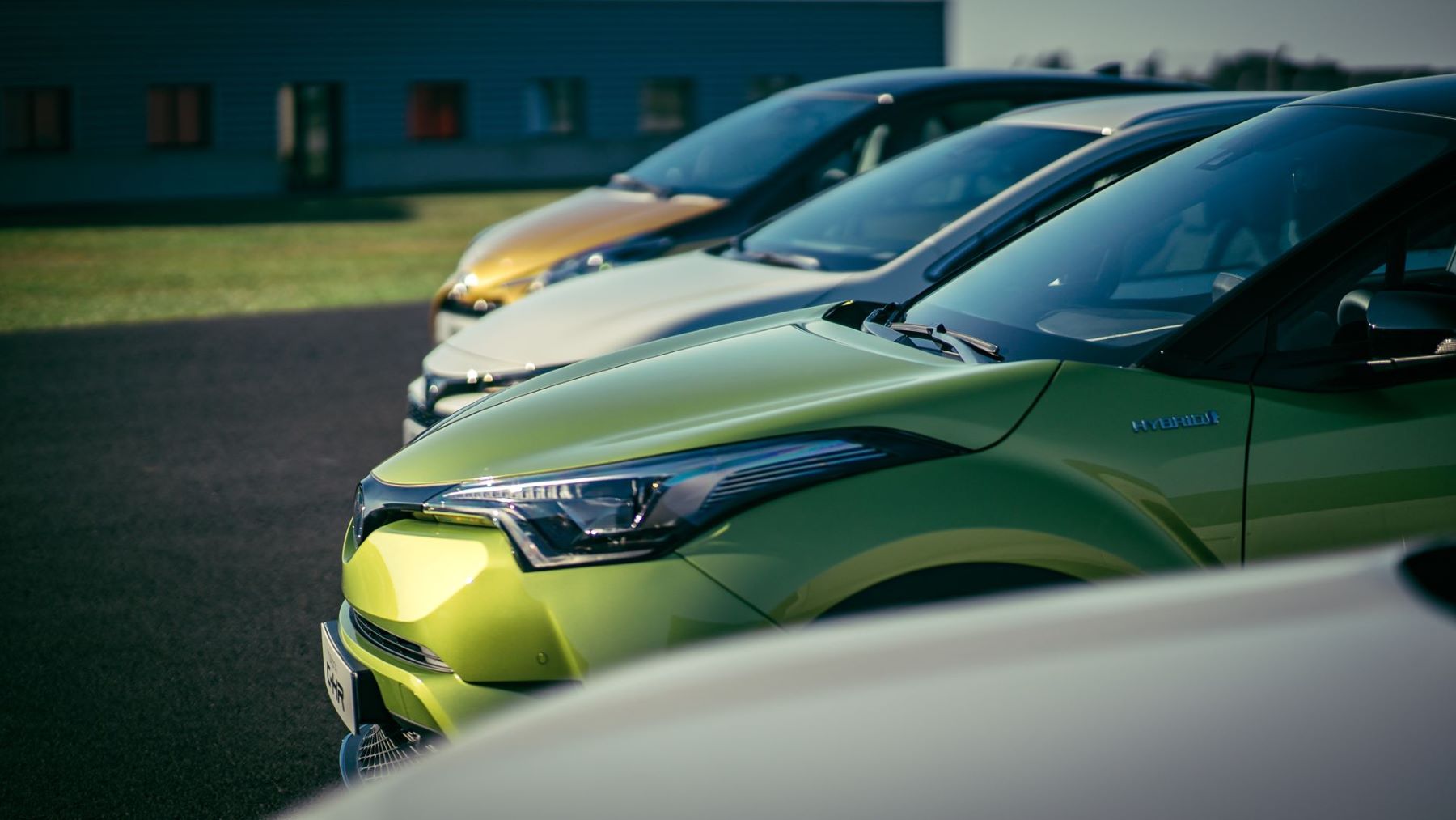 Los coches eléctricos y enchufables aceleran su crecimiento en España tras aumentar sus matriculaciones durante 2026
