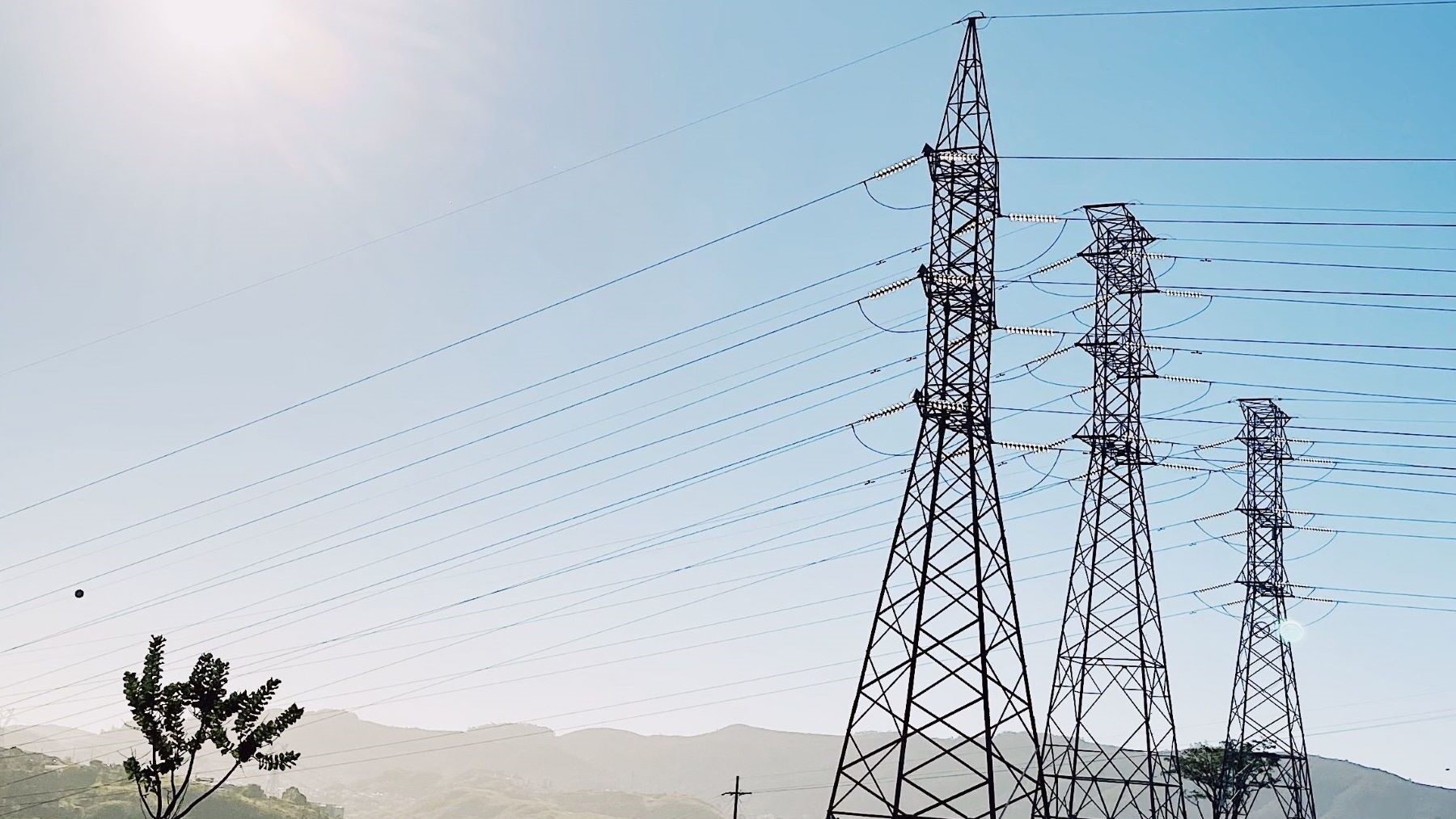 Andalucía apuesta por una nueva red eléctrica para atraer inversiones industriales