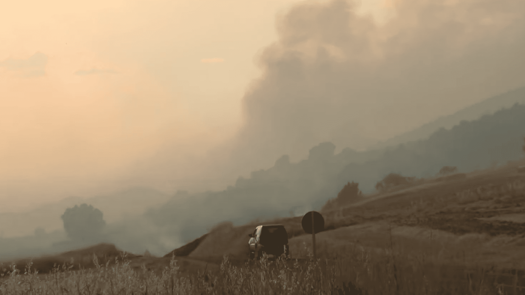 El incendio forestal de Navarra sigue sin control