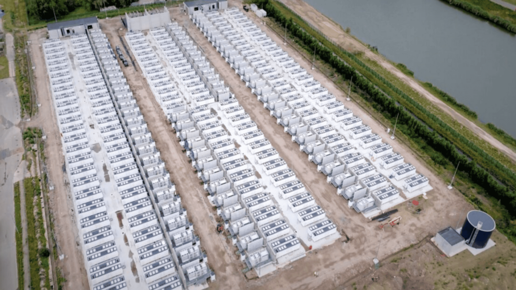 Brasil apuesta por baterías para almacenar energía renovable en una instalación de energía solar y eólica