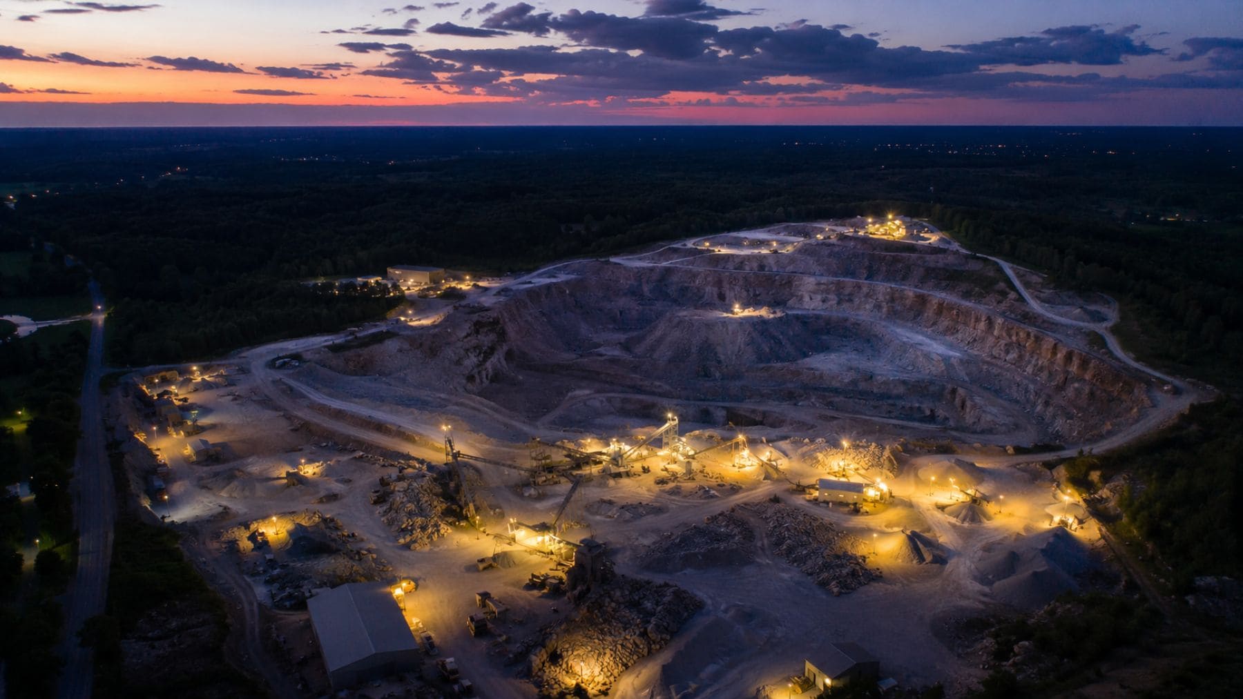 Cantera de piedra caliza en Belle Mina, Alabama, tras el acuerdo judicial para reducir el polvo, el ruido y las voladuras.