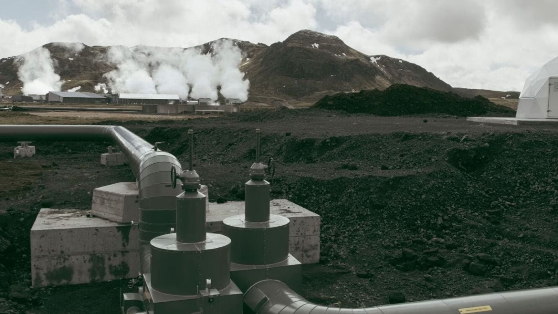 Instalación de captura de CO₂ para retirar dióxido de carbono de la atmósfera mediante tecnología de captura directa del aire.