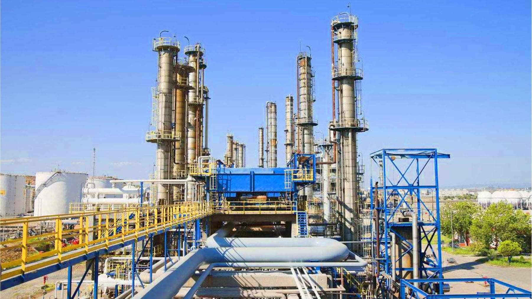 Instalación industrial china que transforma emisiones de CO₂ y gases contaminantes de centrales térmicas en fertilizante agrícola