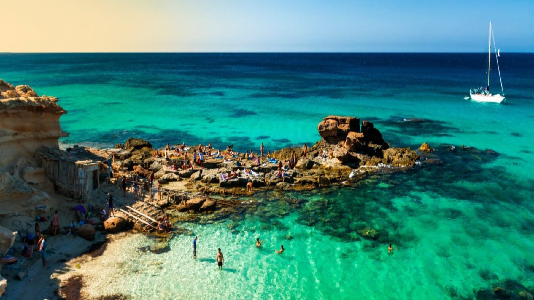 Ecotasa de Baleares cambia de modelo según un estudio científico.