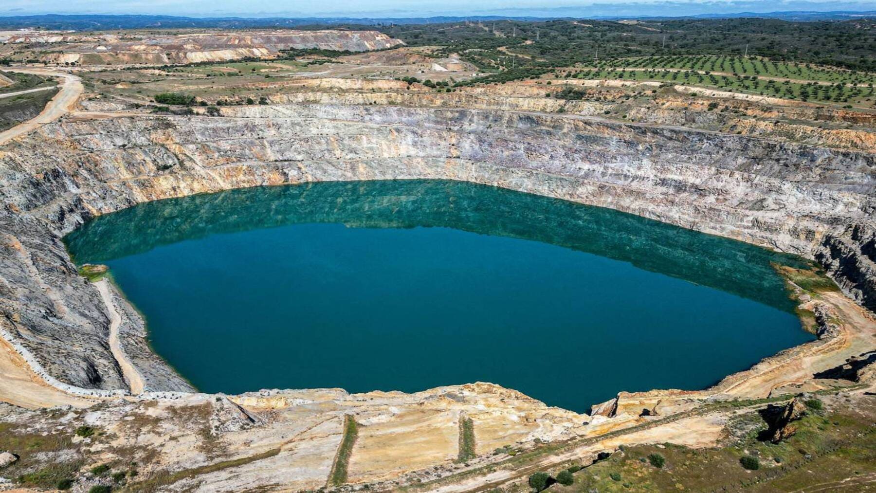 Aznalcóllar vuelve a amenazar al Guadalquivir según denuncia Greenpeace en Sevilla