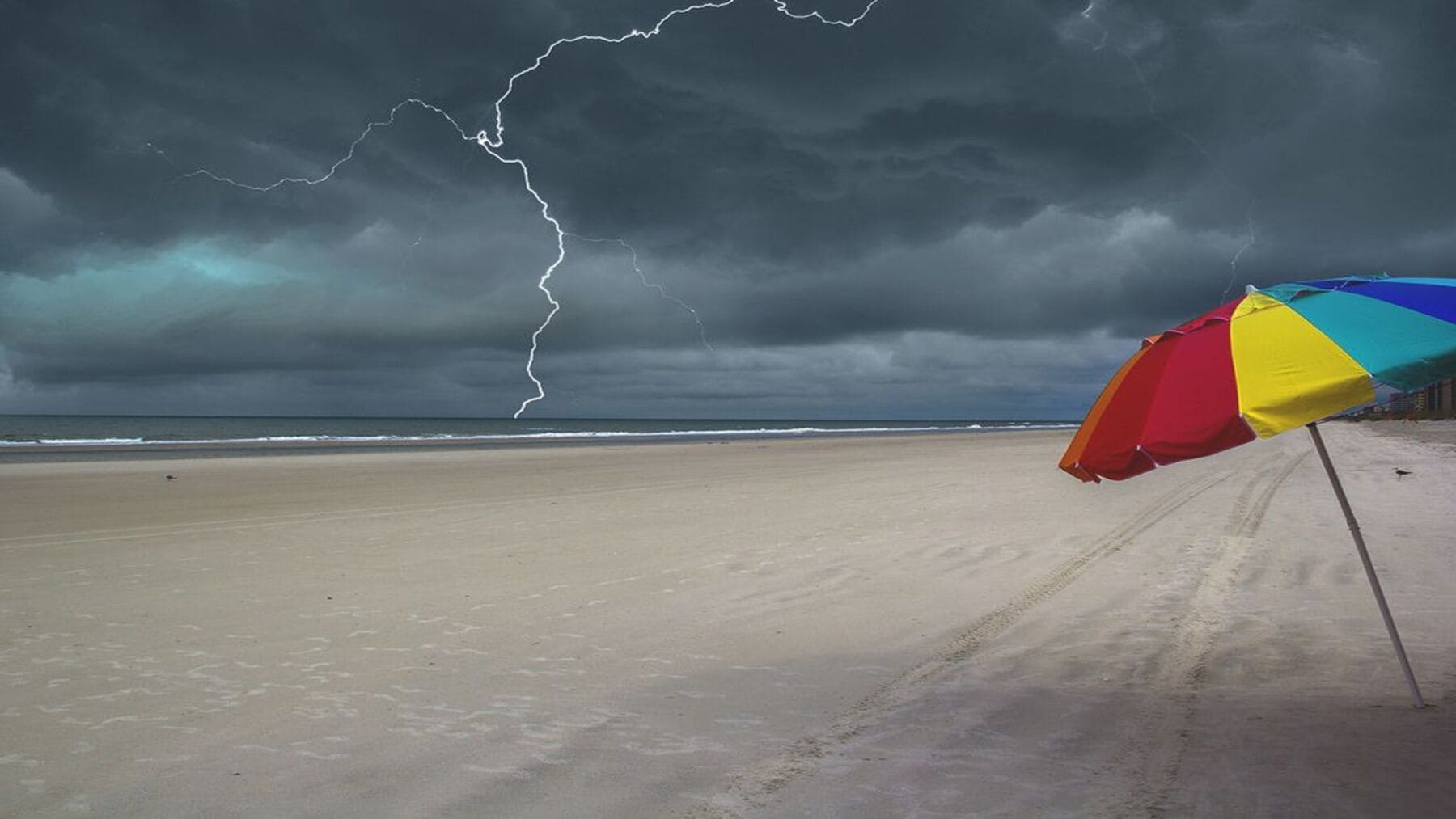 El tiempo hoy 4 de junio en España con tormentas fuertes, granizo y temperaturas superiores a 35 grados