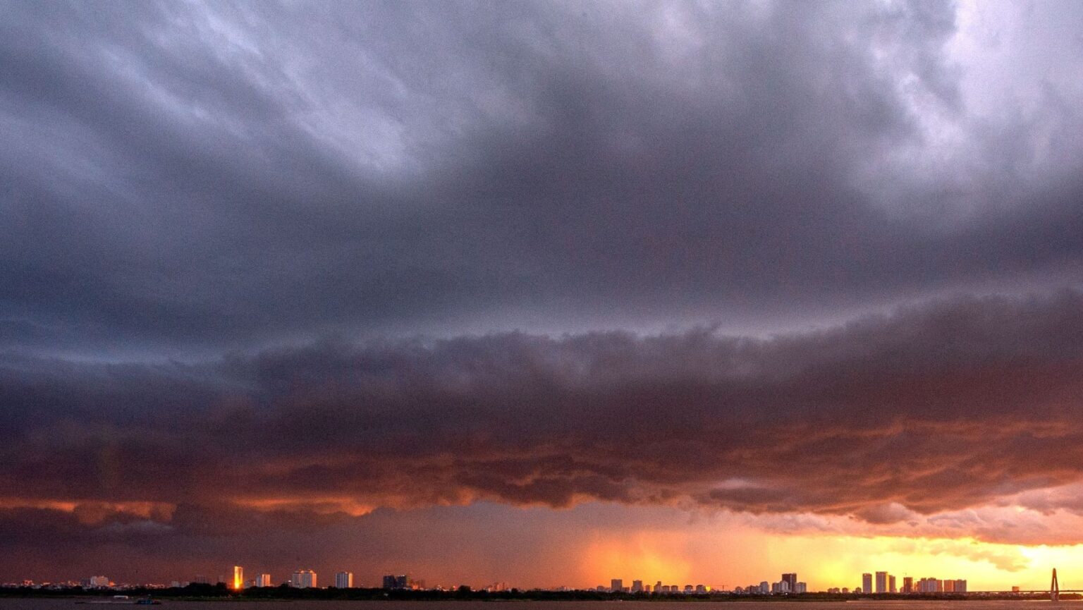 El tiempo hoy viernes 17 de julio: calor extremo con tormentas aisladas