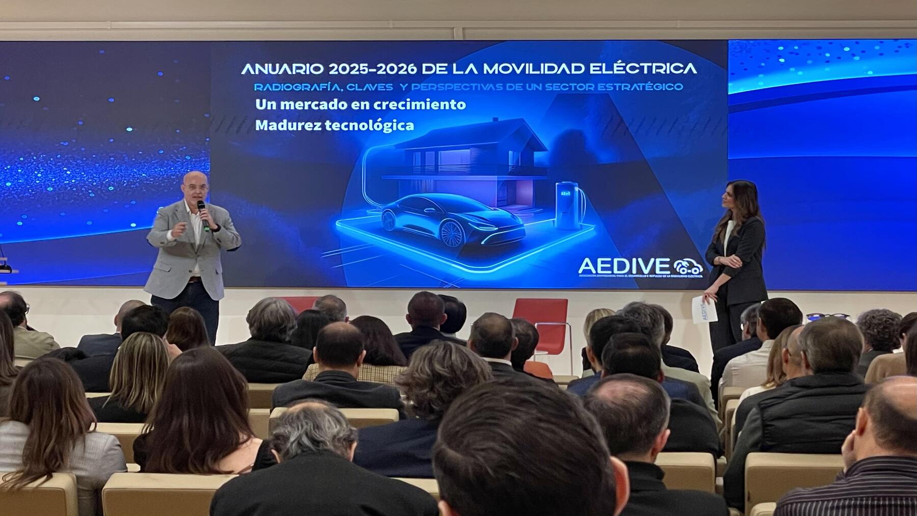AEDIVE refuerza la movilidad eléctrica con una nueva Junta Directiva