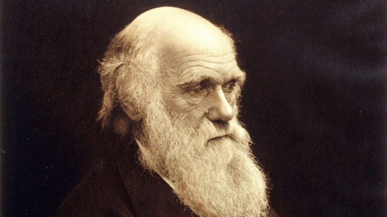 Retrato de Charles Darwin, cuya teoría sobre la supervivencia de especies invasoras es aclarada por un estudio en lagos de Suecia.
