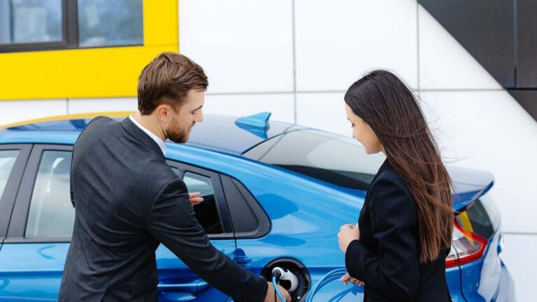 cómo pedir las ayudas Auto+ para comprar un coche eléctrico