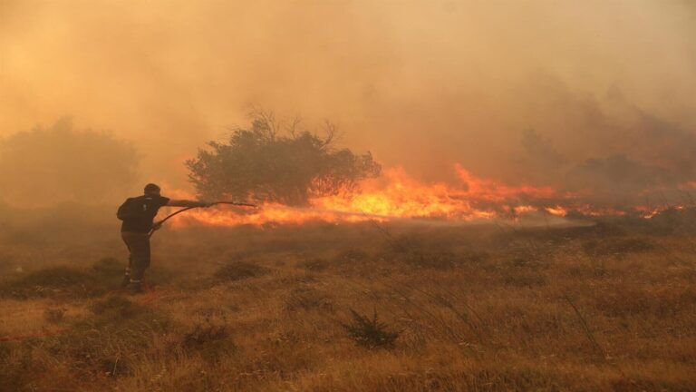 La ola de calor termina, pero el riesgo de incendios continúa.
