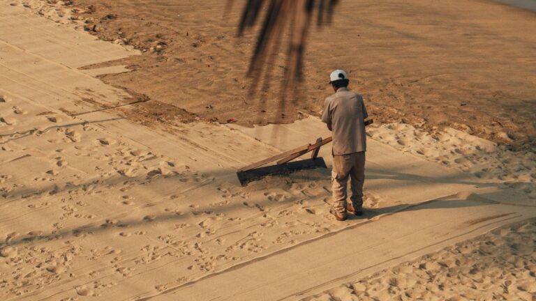 las playas españolas pierden arena cada año por la erosión y el cambio climático.