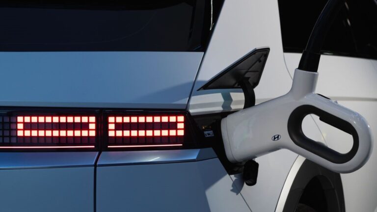 Estos son los coches eléctricos más fiables según la OCU