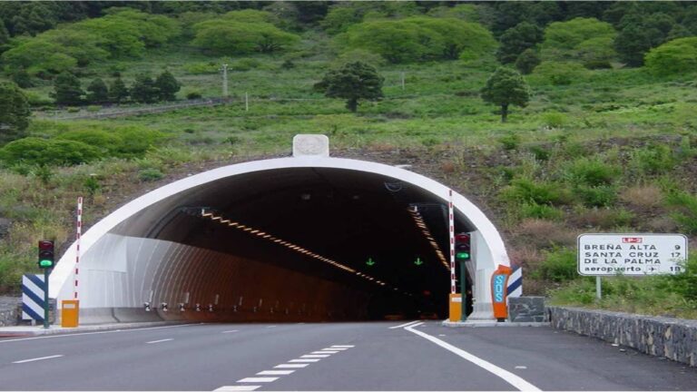 túnel de La Cumbre con energía solar gracias a una instalación fotovoltaica de autoconsumo en La Palma