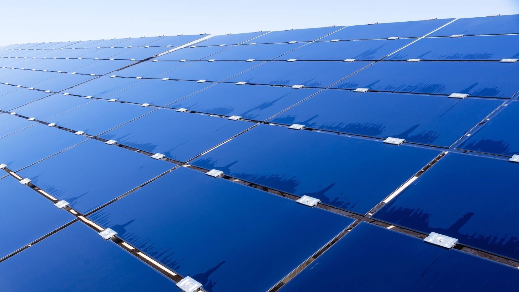 Instalación de bombeo solar para el riego agrícola en Valdecañas, Cáceres