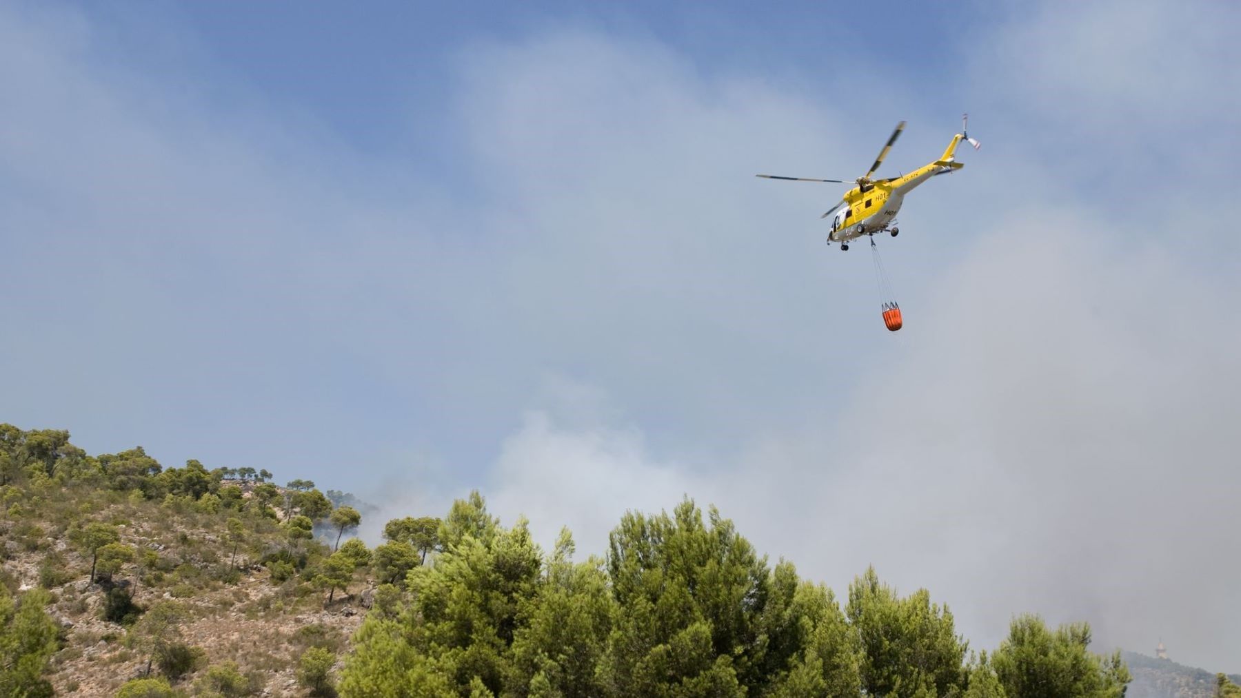 España prolonga hasta el 31 de octubre la campaña de incendios forestales para mantener los dispositivos operativos mientras disminuye el riesgo.