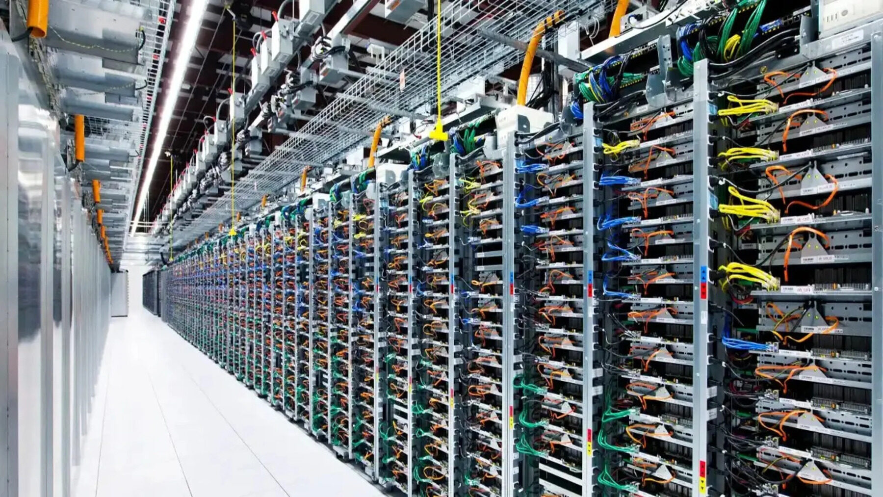 La regulación de centros de datos exigirá nueva capacidad renovable en España