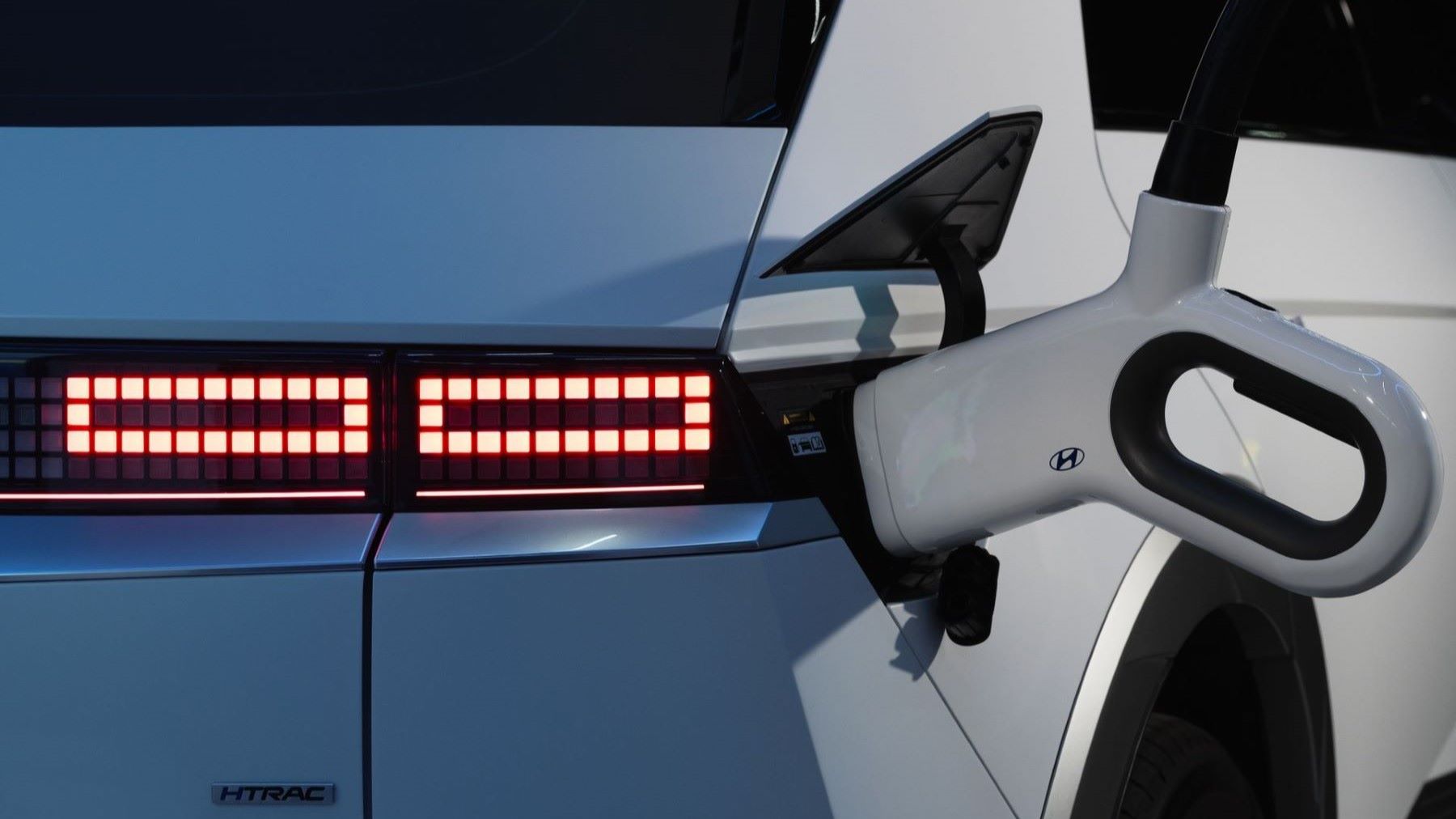 Madrid estrena una electrolinera que carga en 10 minutos
