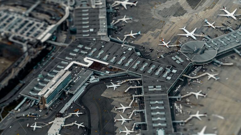 Ampliar aeropuertos dispara las emisiones en Europa