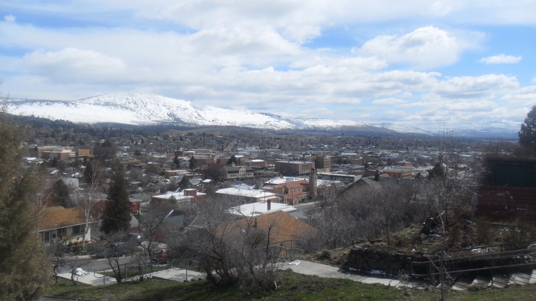 Calle del centro de Klamath Falls en Oregón