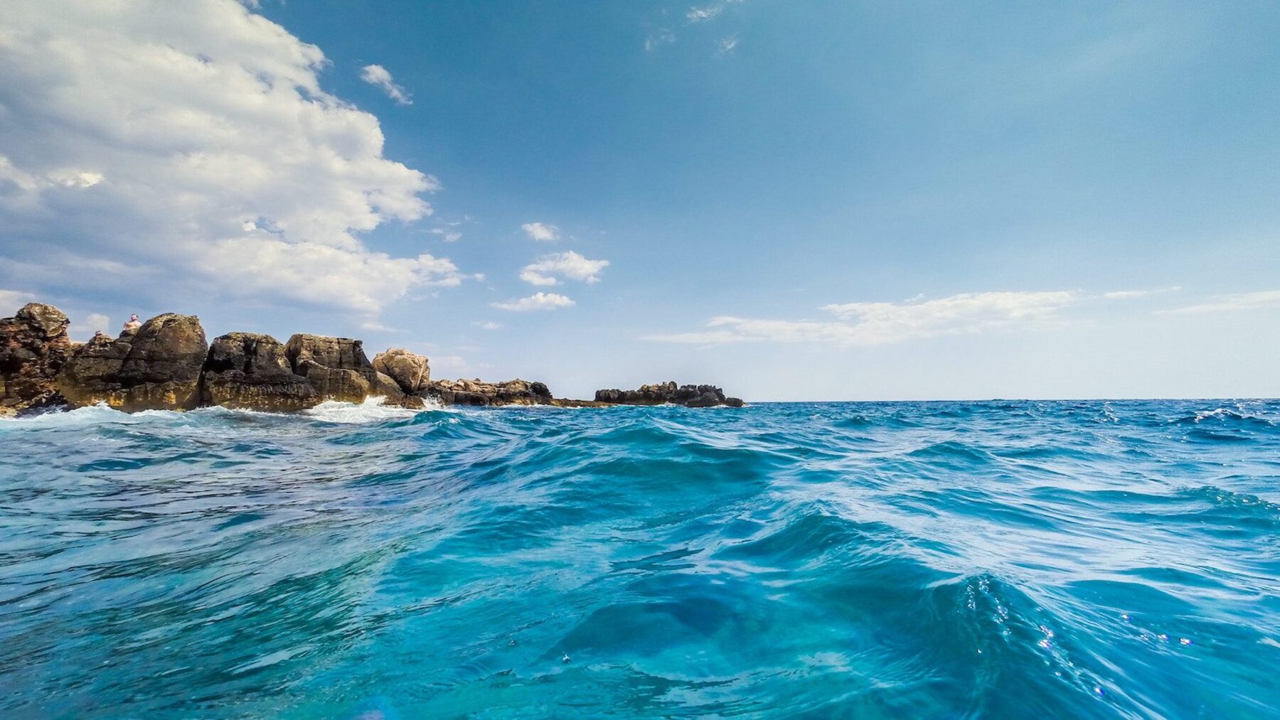 Mediterráneo se calienta en profundidad y modifica su estructura térmica